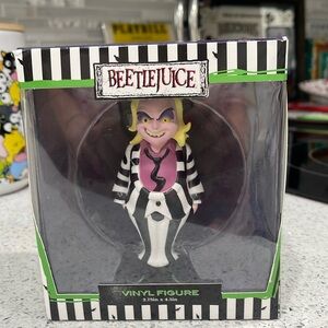 Warner Bros. Beetlejuice Black/White/Yellow Vinyl Figure in Box